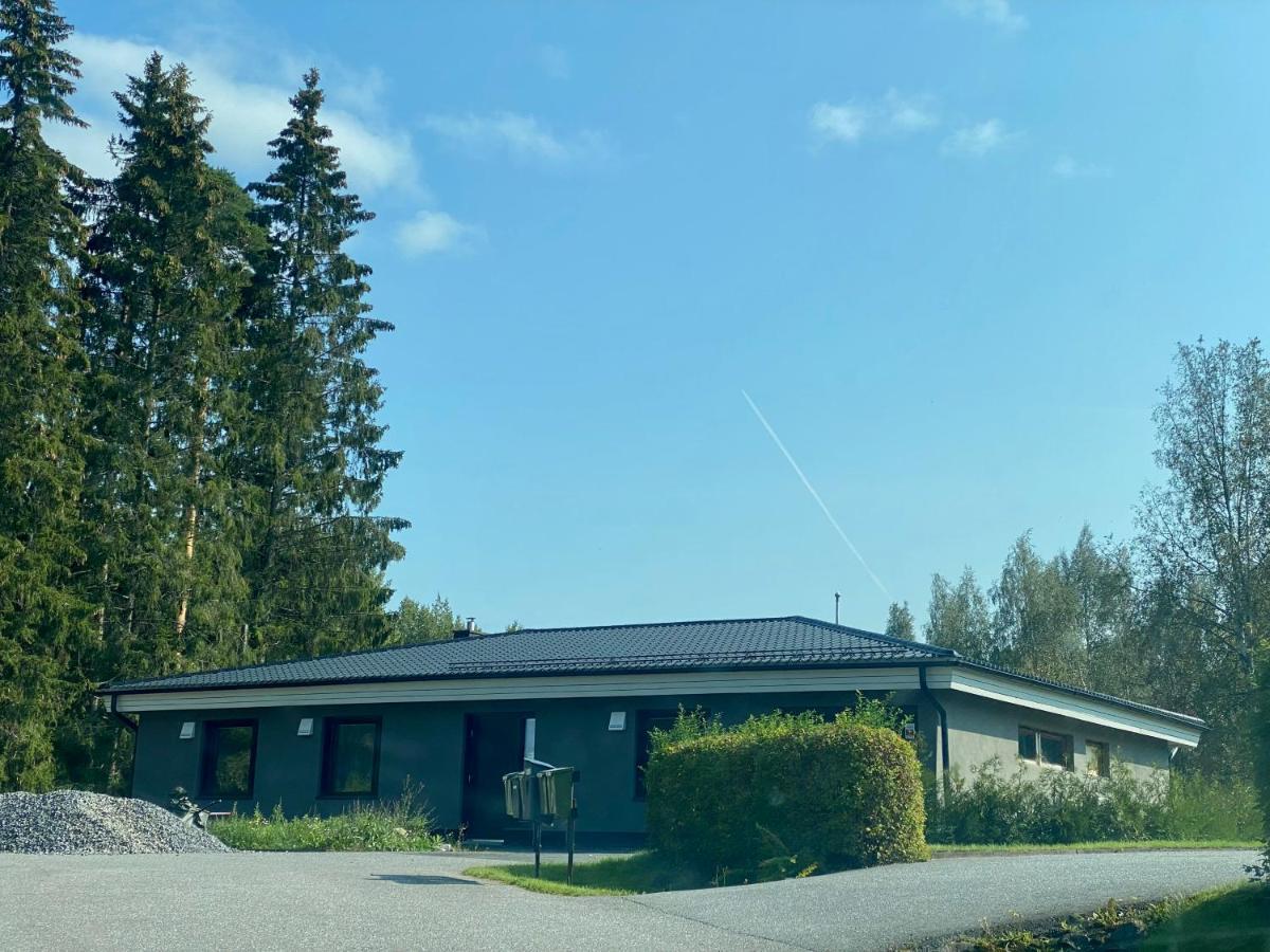 Idyllic Villa Unikko With Jacuzzi And Sauna Pori Esterno foto