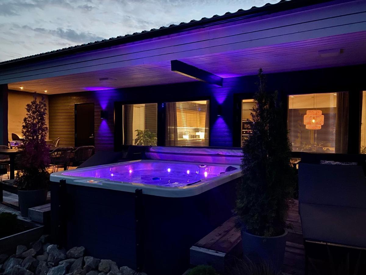 Idyllic Villa Unikko With Jacuzzi And Sauna Pori Esterno foto